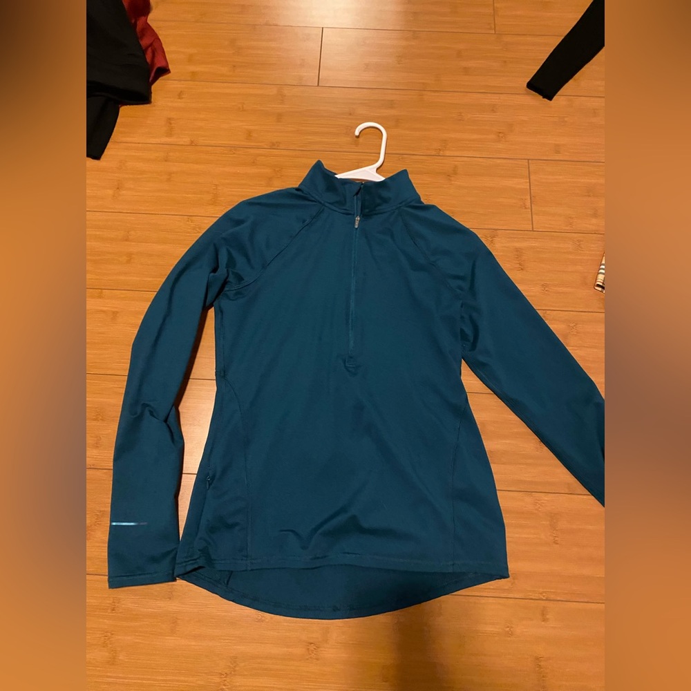 Champion zipper jacket

💙 bundle eligible